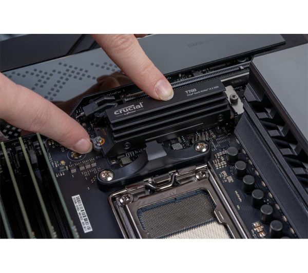 CRUCIAL T700 M.2 Internal SSD with Heatsink - 4 TB