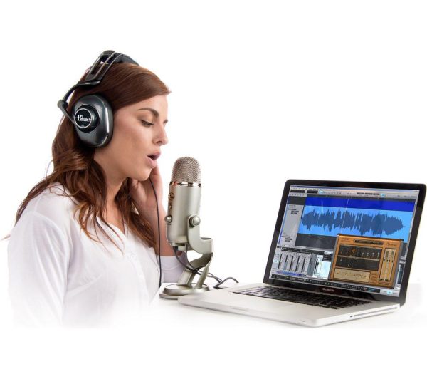 BLUE Yeti USB Streaming Microphone - Silver