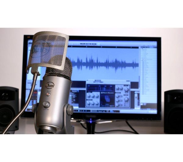BLUE Yeti USB Streaming Microphone - Silver
