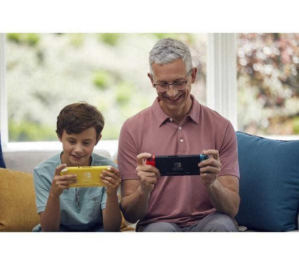 NINTENDO Switch Lite Yellow & Animal Crossing: New Horizons Bundle